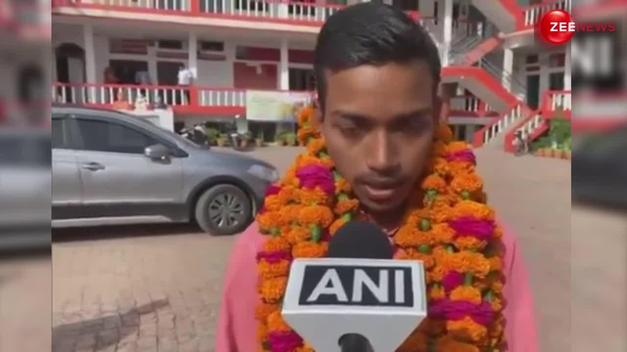 'मेरी पढ़ाई के लिए मां-बाप ने बहुत तकलीफें उठाईं', यूपी बोर्ड 12वीं के टॉपर ने बताया फ्यूचर प्लान