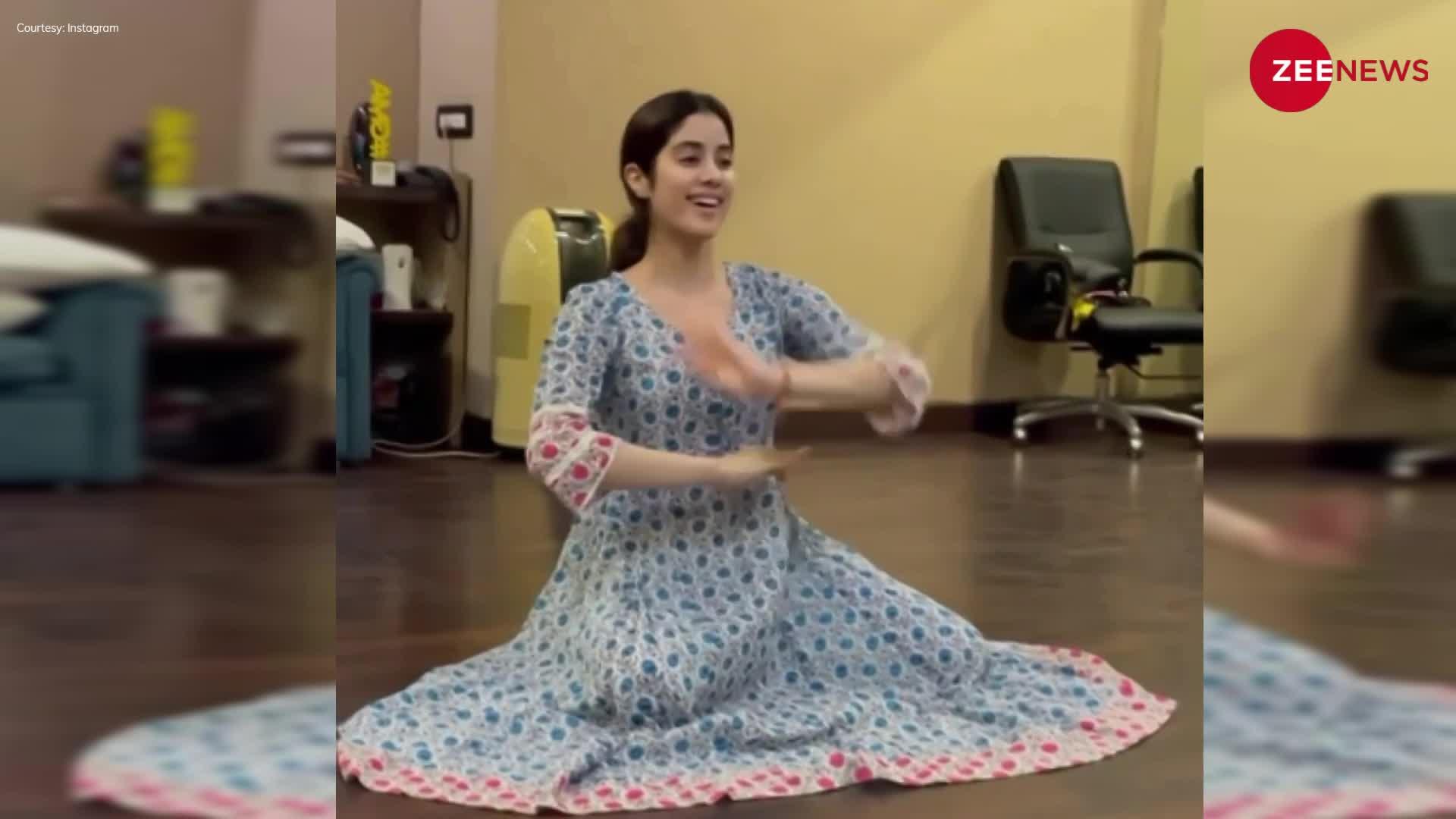 'इन आंखों की मस्ती के...' गाने पर पर Janhvi Kapoor के एक्सप्रेशन ने फैंस के दिल को किया आर पार