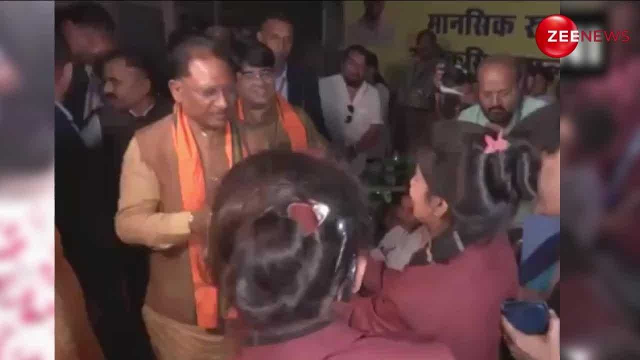 छत्तीसगढ़ के मुख्यमंत्री विष्णु देव साय ने स्पेशल बच्चों के साथ मनाया जन्मदिन, काटे केक