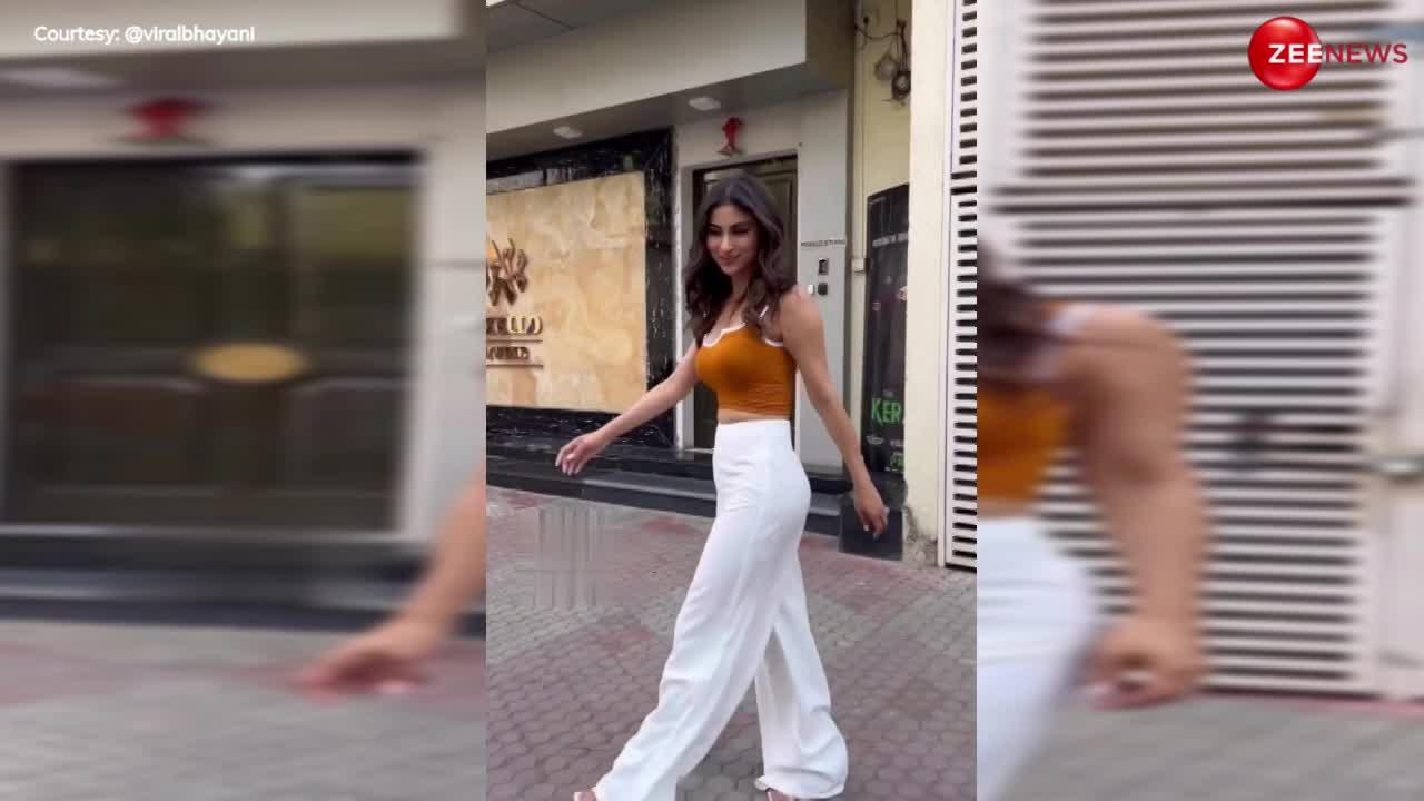 Mouni Roy ने टाइट टॉप पहनकर फ्लॉन्ट किया सेक्सी फिगर, फिर अटेंशन पाने के लिए कर दी ऐसी हरकत