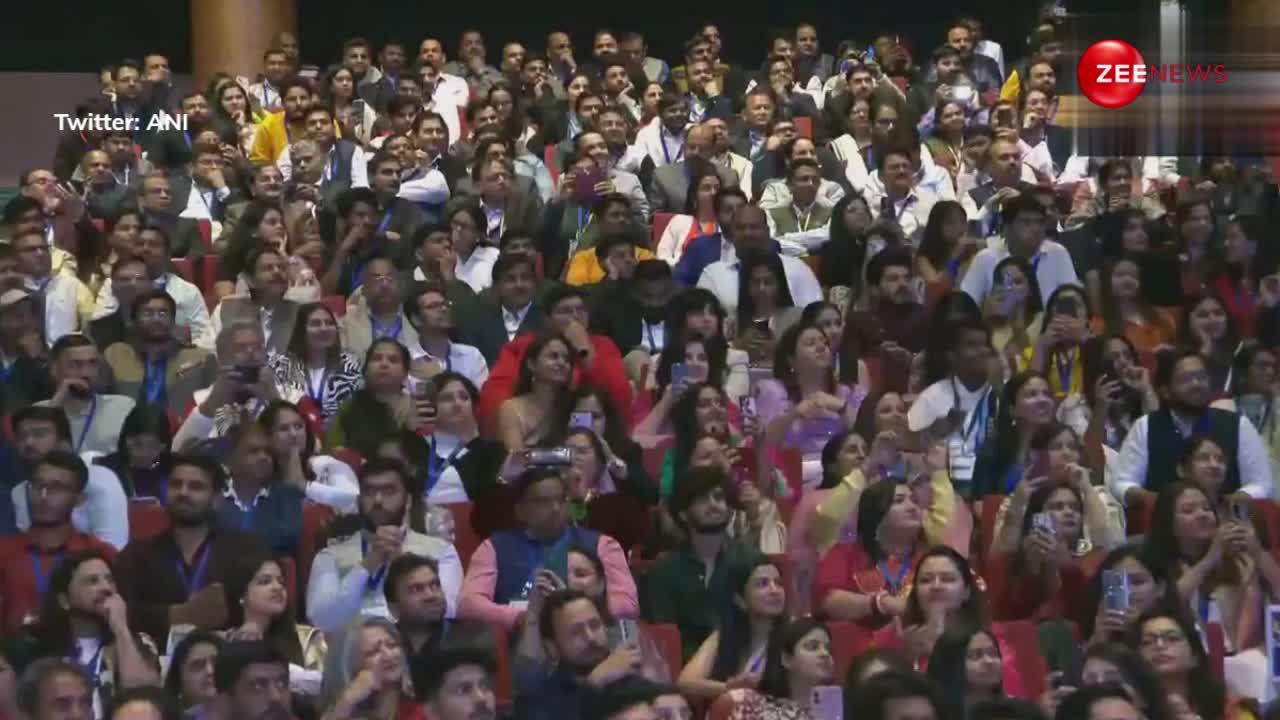 PM Modi ने पंक्ति पांडे को बताया अहमदाबादी होने की पहचान, शेयर किया बचपन का किस्सा