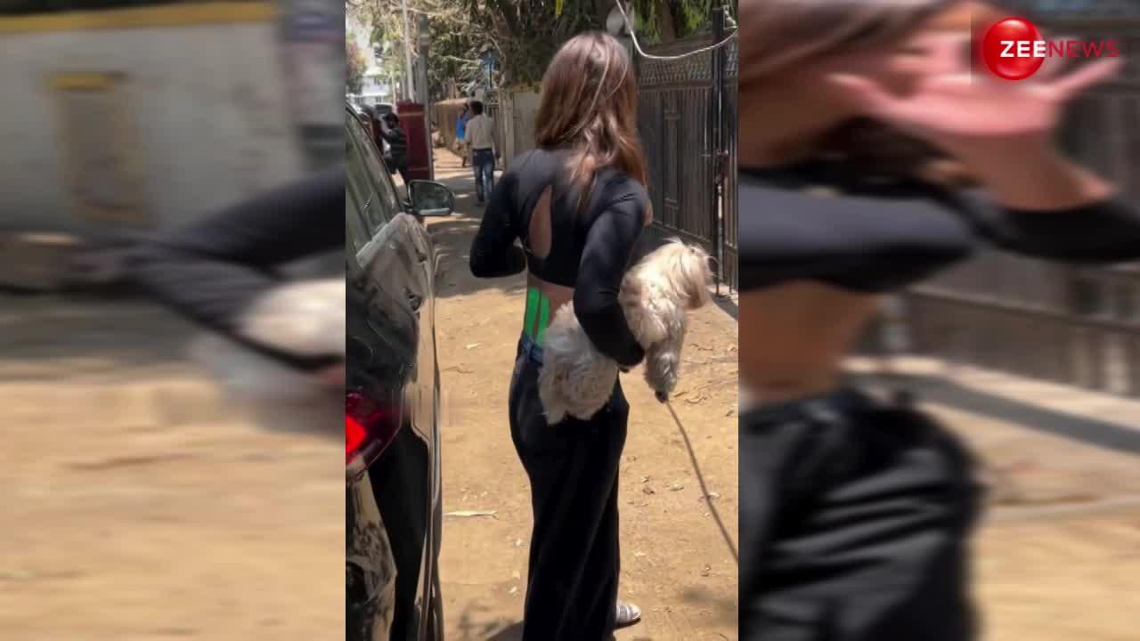 अपने Pet Dog के साथ स्पॉट हुईं Aisha Sharma, कैमरे के सामने दिए धांसू पोज