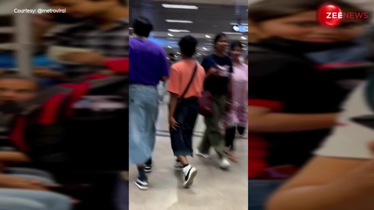 Delhi Metro Viral Video: 'चुड़िया भी पहन लेते'.... मेट्रो में लड़कियों की स्कर्ट पहनकर आए दो लड़के, फिर करने लगे ऐसी हरकत, देख भड़के लोग