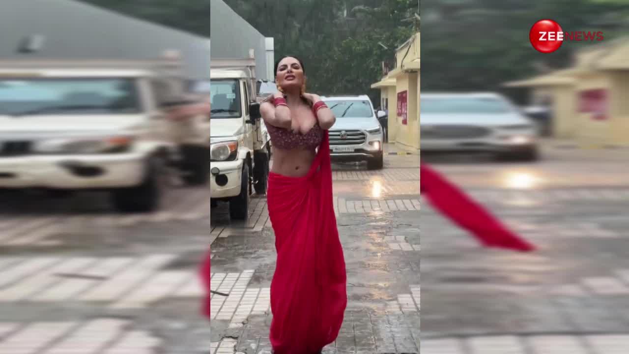 Sherlyn Chopra इतना छोटा टॉप पहन निकलीं कि छिपाए न छिपा पाईं कुछ, हड़बड़ाहट में आंटी ने कैमरे के सामने कर दी ऐसी हरकत भड़क उठीं शर्लिन