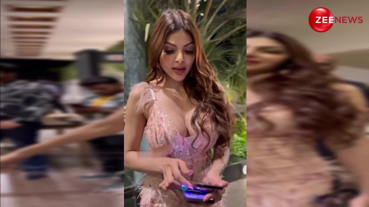 Sherlyn Chopra ने पहनी हद से ज्यादा डीपनेक ड्रेस, बालों से ढकने में भी हुई नाकाम; वीडियो देख हटाए नहीं हटा पाएंगे नजर