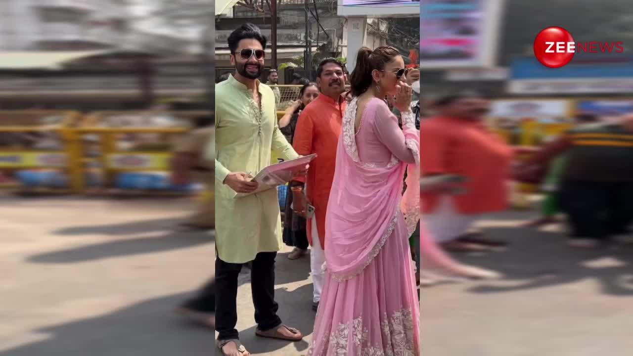 शादी से पहले सिद्धिविनायक मंदिर पहुंचे Rakul Preet और Jackky Bhagnani, देखें Video