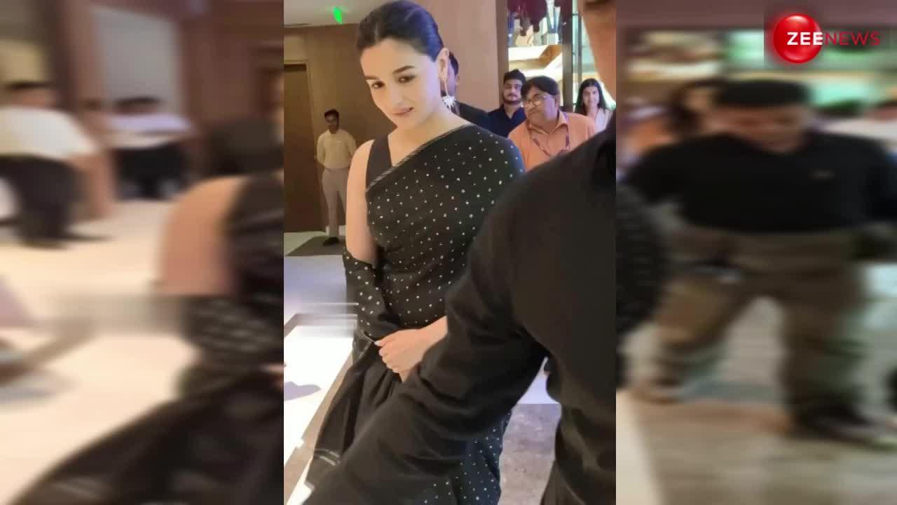 Alia Bhatt ने ब्लैक साड़ी में दिखाया अपने हुस्न का जलवा, सेक्सी फिगर ने बढ़ाया इंटरनेट का पारा