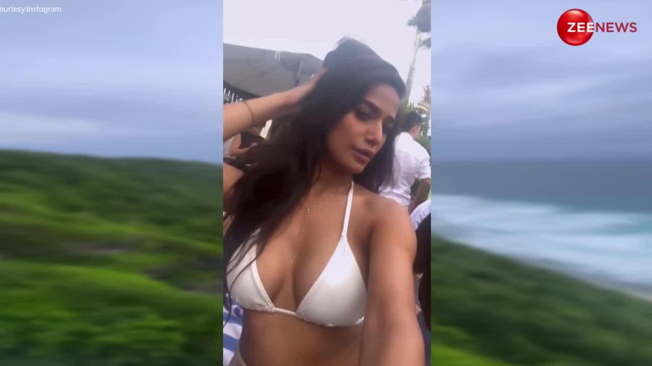 व्हाइट बिकिनी पहन खुलेआम पहाड़ों में इतराती नजर आईं Poonam Pandey, लेकिन जालीदार स्कर्ट ने उड़ा दी यूजर्स की नींद