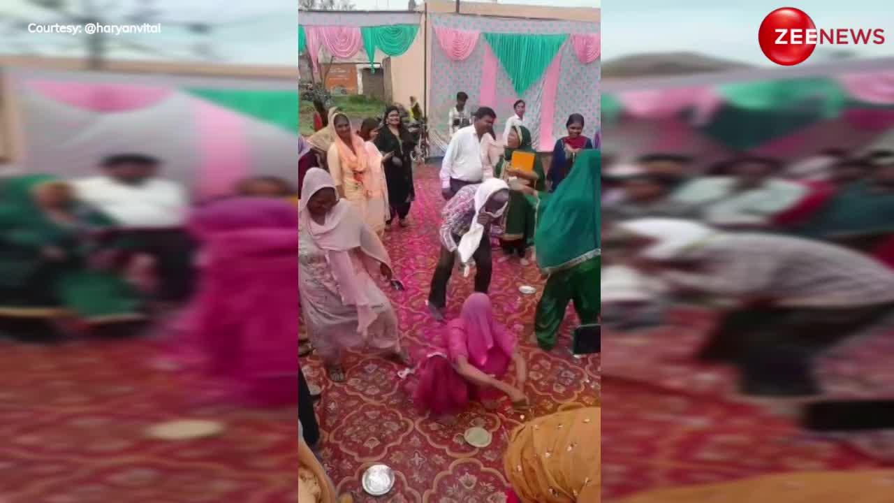 Viral Video: ताऊ ने बजाई बीन, तो ताई बनी नागिन.... गुलाटियां मार-मारकर किया ऐसा डांस, देख घबरा गए पास खड़े लोग!