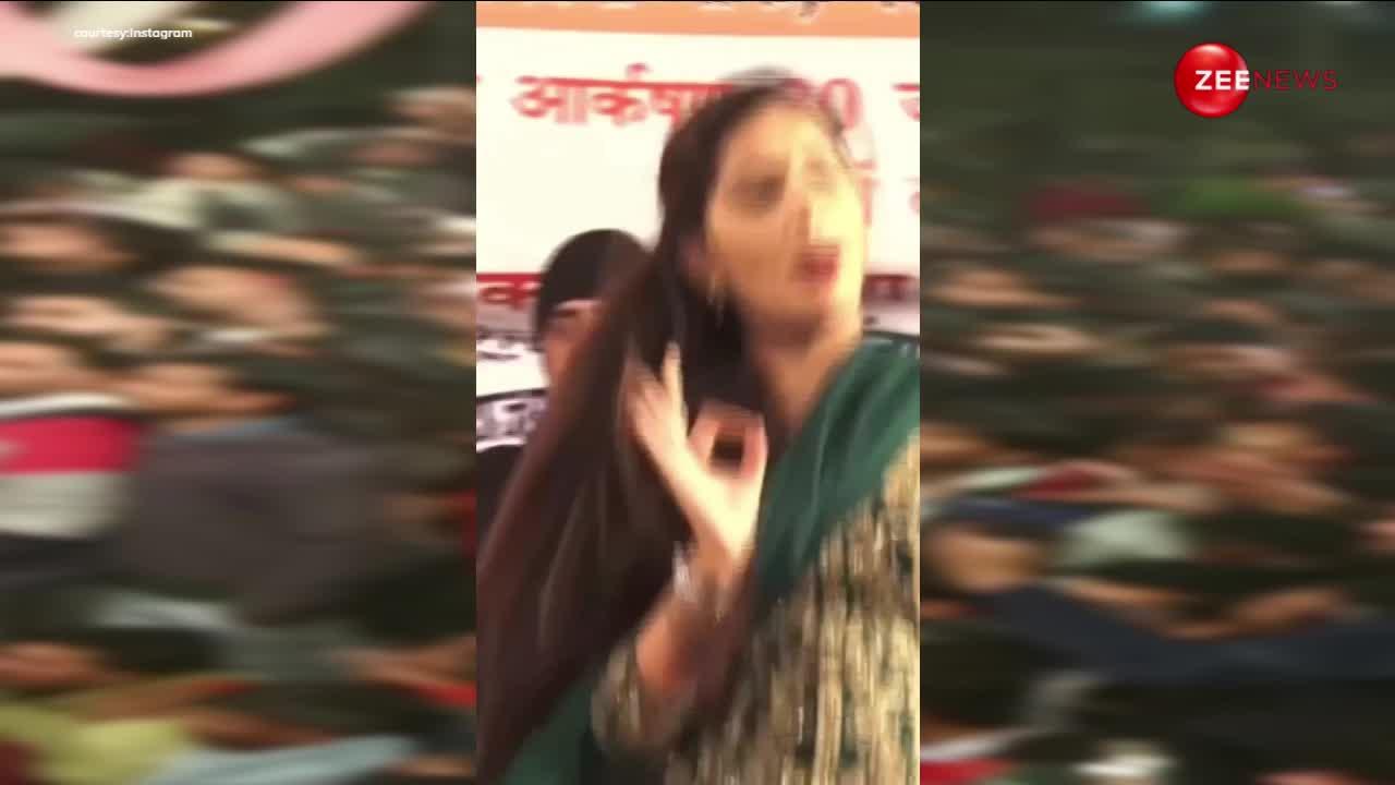 'भाभी तू पटोला' पर खूब नाचीं सपना चौधरी, हरे सूट में देख बेकाबू हो गई भीड़