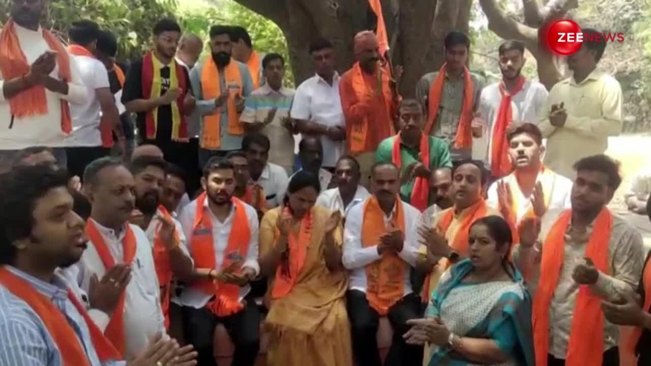 VIDEO: P C मोहन, शोभा करंदलाजे और भाजपा कार्यकर्ताओं ने पढ़ी हनुमान चालीसा