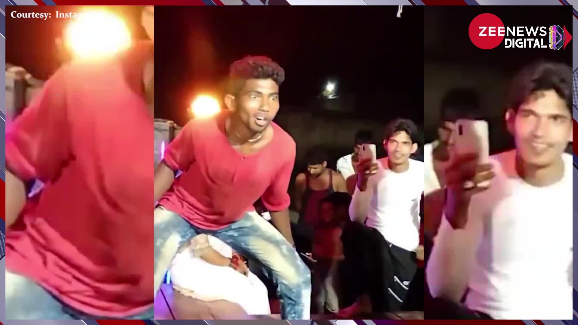 Murga Dance: शादी में लड़का नागिन डांस छोड़ करने लगा ऐसे डांस मूव्स, लोगों ने कह दिया -'मुर्गा डांस'