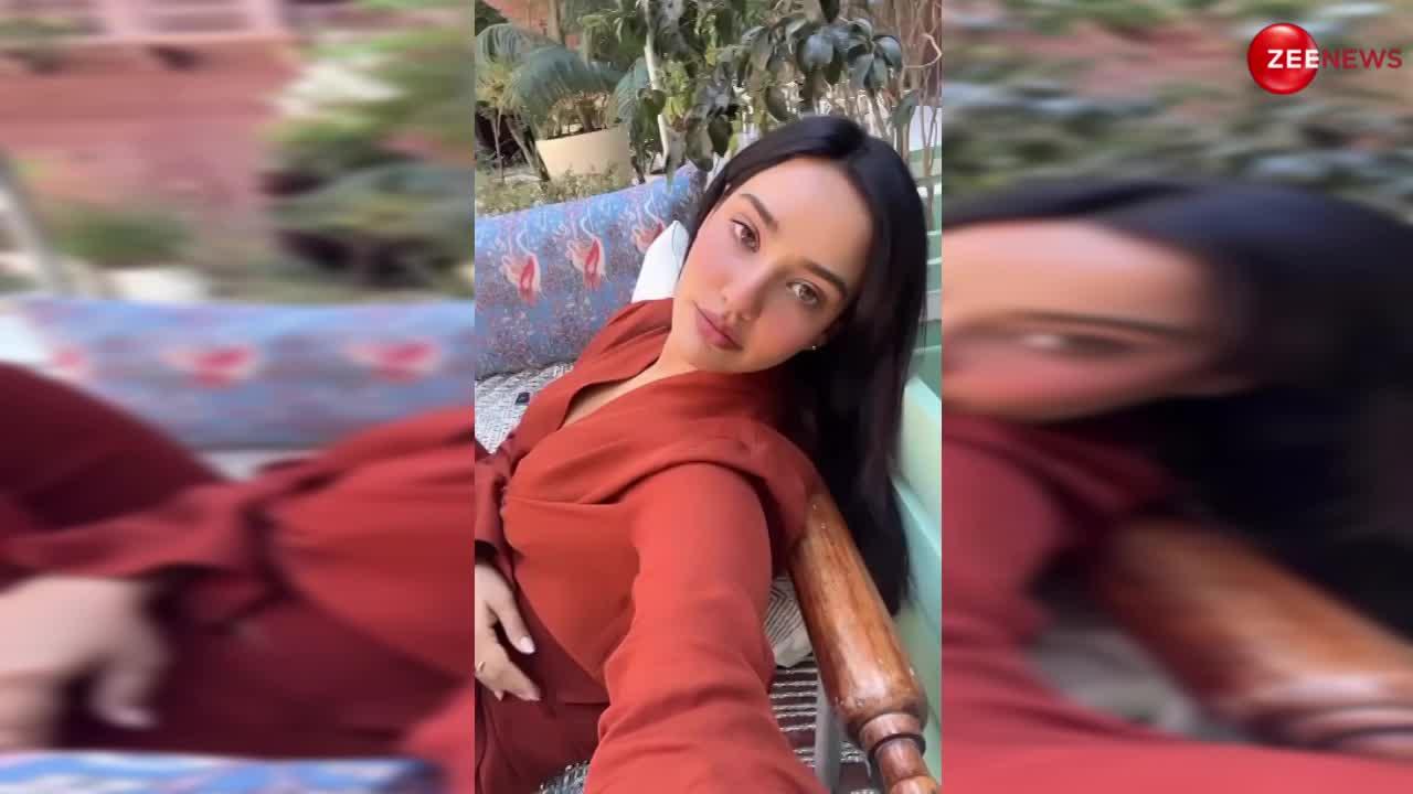 Neha Sharma ने रिवीलिंग टॉप में एक बार फिर दिखाई बोल्डनेस, हॉट लुक्स पर मर-मिटे लोग