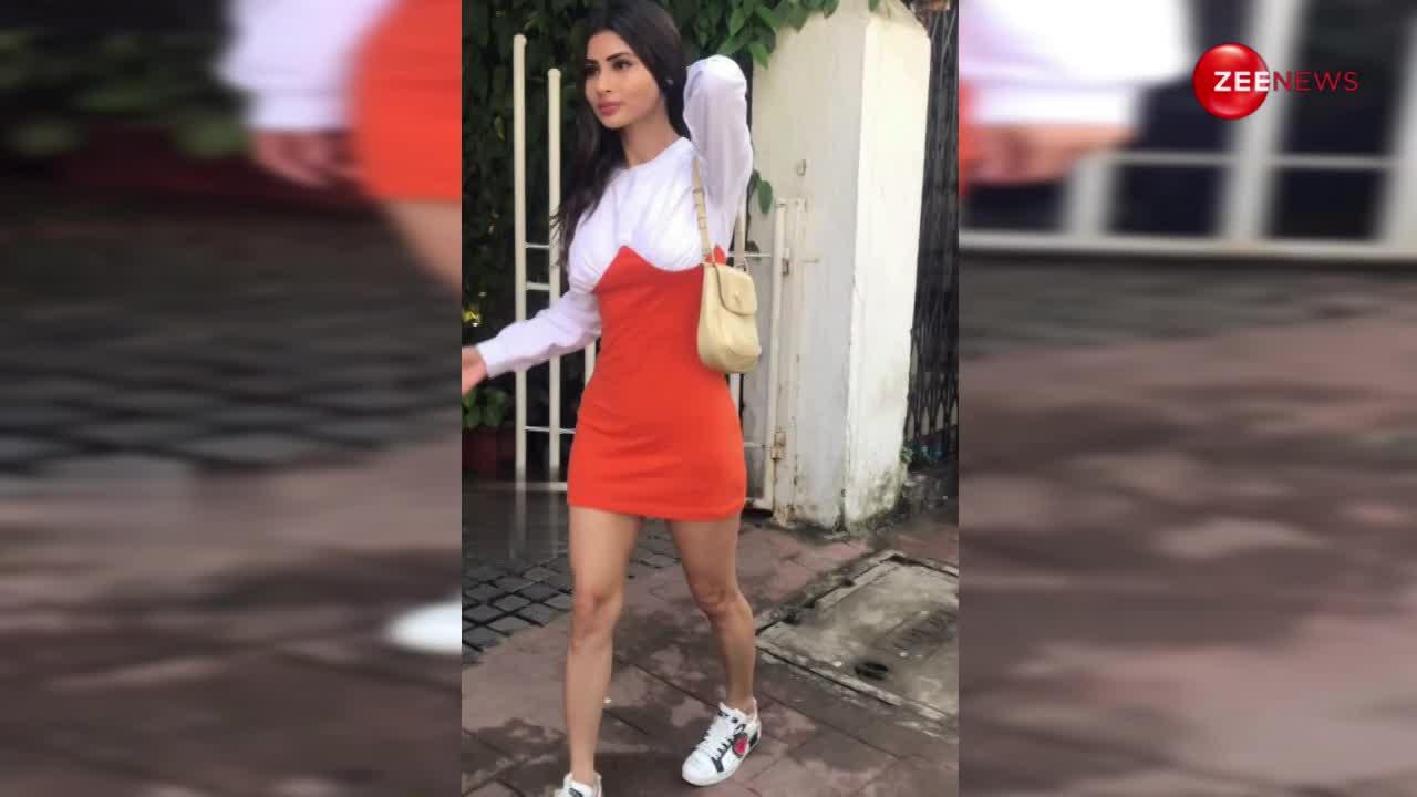 Mouni Roy ने ऑरेंज ड्रेस में काटा बवाल, लोगों ने छोटे कपड़े में देख किया खूब ट्रोल