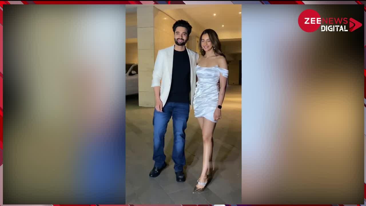 बॉयफ्रेंड Jacky Bhagnani की पार्टी में ऑफ शोल्डर ड्रेस पहन पहुंचीं Rakul Preet, सिजलिंग लुक देख आप भी हो जाएंगे मदहोश