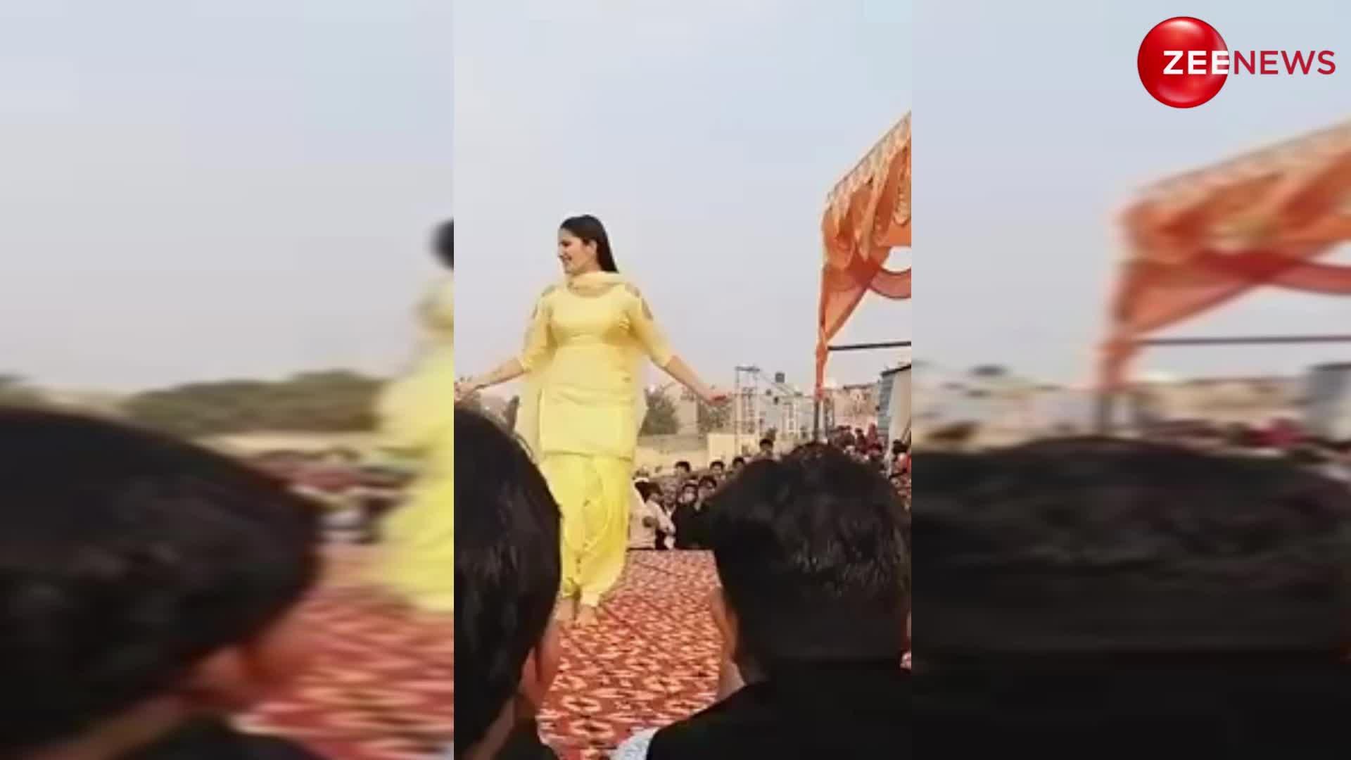 Sapna Chaudhary ने स्टेज पर कर दिखाए इतने बोल्ड स्टेप्स, देख धड़क गया चाचा का दिल