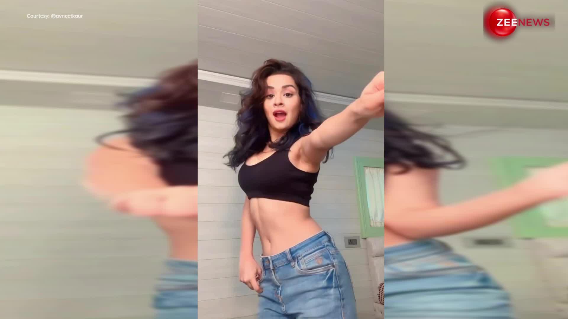 Avneet Kaur ने पहनी व्हाइट लॉग शर्ट, खूबसूरती में सभी को छोड़ा पीछे