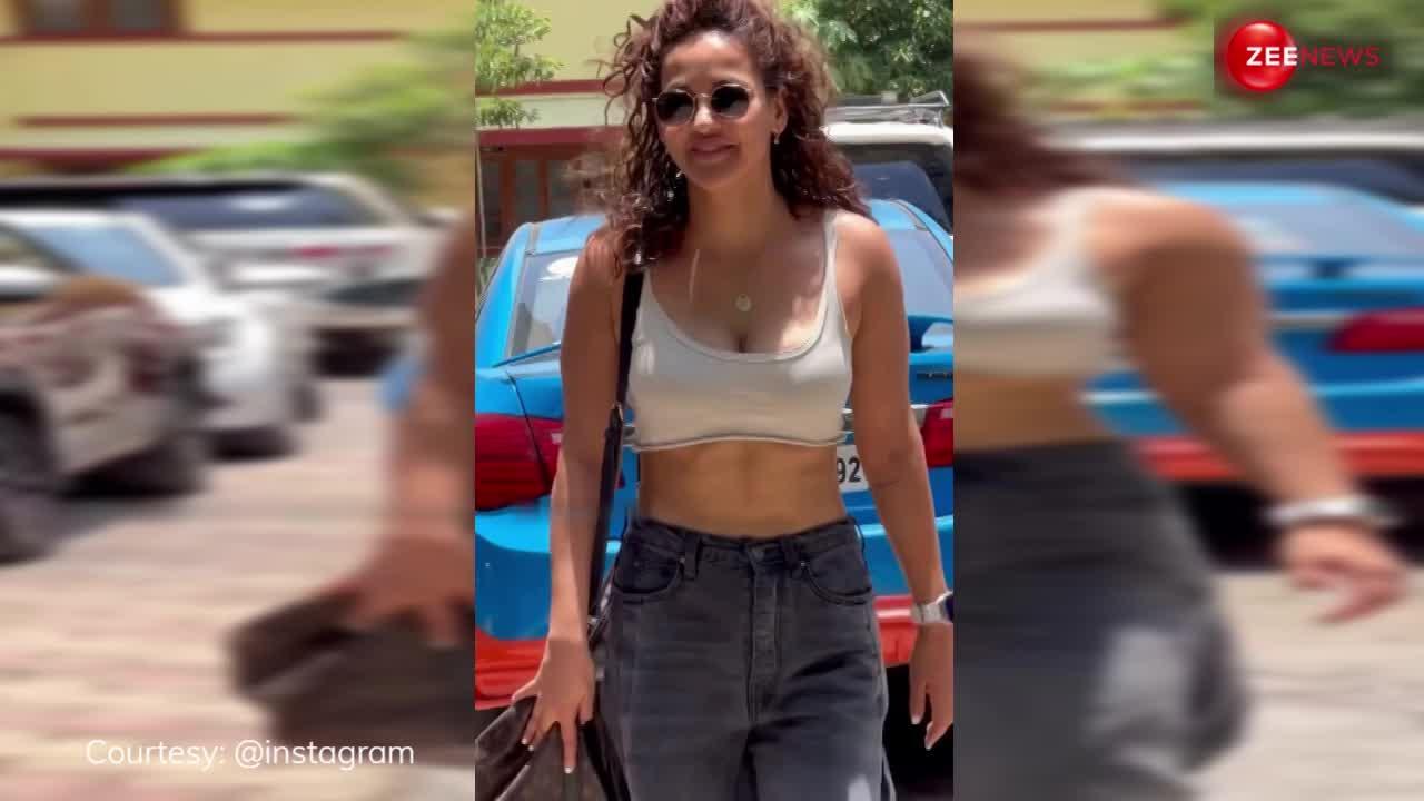 'बहुत गर्मी है यहां पे'...Neha Sharma की बहन Aisha Sharma हुईं ट्रोल, छोटी सी ब्रा पहनकर निकलीं तो लोग बोले इसमें कैसी गर्मी दीदी ?