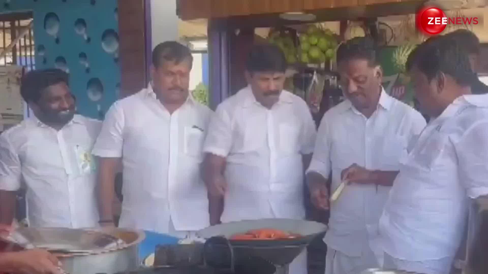 केले के पकौड़े छानते नजर आए पूर्व तमिलनाडु CM O Panneerselvam , लोकसभा इलेक्शन के लिए कर रहे प्रचार