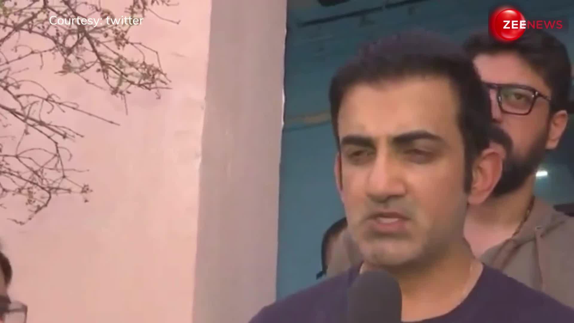 वोट डालने पहुंचे पूर्व भारतीय क्रिकेटर Gautam Gambhir, बोले- जनता को बड़ी संख्या में करना चाहिए मतदान