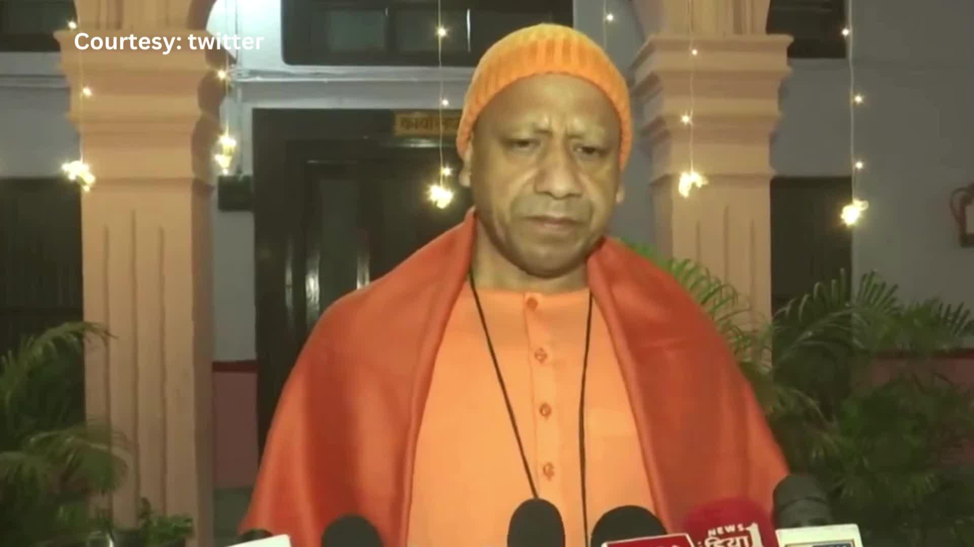 मकर संक्रांति के मौके पर CM योगी ने गोरखनाथ मंदिर में की पूजा, दिया ये संदेश